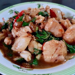 กะเพราปลาหมึก