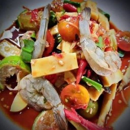 ตำหน่อไม้กุ้งสด