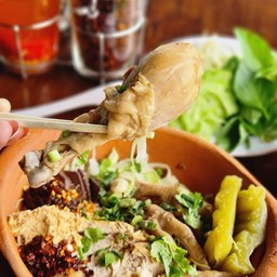 ก๋วยเตี๋ยวไก่บุฟเฟ่ต์