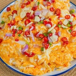 ข้าวไข่ขยี้พริกน้ำปลา