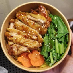 บะหมี่ไก่เทริยากิ - อุนปุย โฮมคาเฟ่ ปทุมวัน