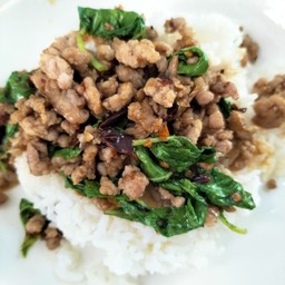 กะเพราหมูสับ