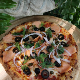 Pizza Salmon / พิซซ่า แซลม่อนรมควัน ขนาด 12 นิ้ว