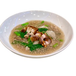 ราดหน้าหมูกรอบ