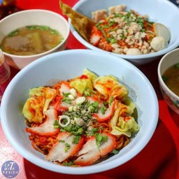 บะหมี่เกี๊ยวหมูแดง