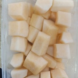 Fresh Fruit ผลไม้ปอกพร้อมทานและยำผลไม้