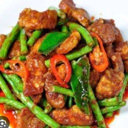 สั่งพิเศษผัดพริกแกงหมูราดข้าว