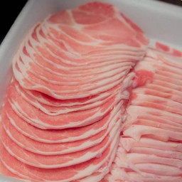 หมูสันคอสไลด์ 200 กรัม