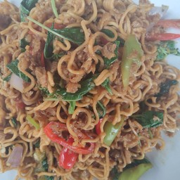 มาม่าผัดขี้เมา