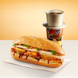 [DISCOUNT 30 BAHT] Special Banh Mi + Vietnamese Coffee