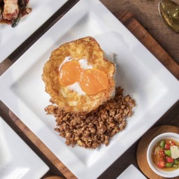 ข้าวไก่สับซีอิ๊วไข่ดูโอ้