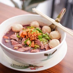 Uncle JO ก๋วยเตี๋ยวเรือ รสเด็ด เข้มข้น