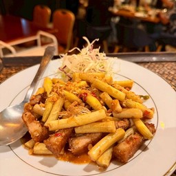 หลดบัวผัดกระเทียม