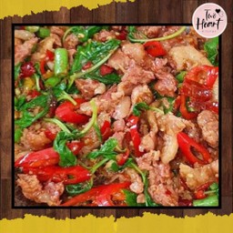 ข้าวราดกะเพราแหนม