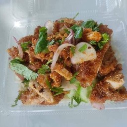 ยำไก่แซ่บ