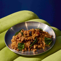 มาม่าต้มยำกุ้งหมูสับผัดแห้ง