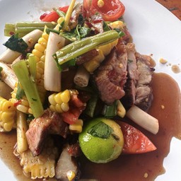 เหลาคอหมูย่าง