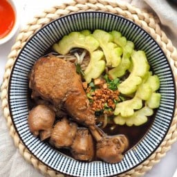 ก๋วยเตี๋ยวไก่คุณชาย สี่แยกคลองปะปา