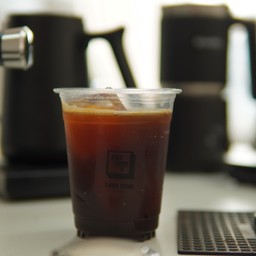 อเมกาโน่  x คาราเมล