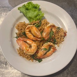 มาม่าผัดกะเพราทะเล(กุ้ง,หมึก)