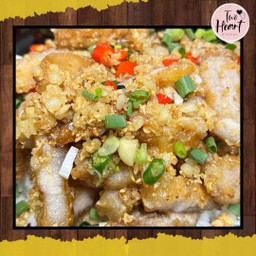 ผัดพริกเกลือหมูสามชั้นทอด (กับข้าว)