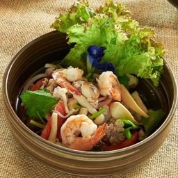 ยำเห็ดรวมกุ้งสด