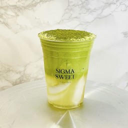 มัทฉะลาเต้นุ่มมะพร้าว Coconut cloud matcha latte