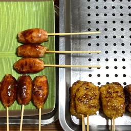 หมูปิ้งตั้งใจ (หมูปิ้งนมสด & ไส้กรอกอีสาน) ตลาดนัดตั้งใจทำ ไวไว2