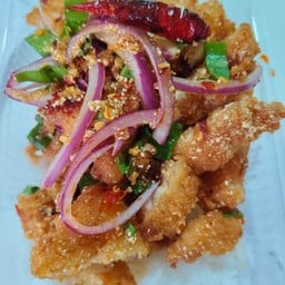 [อร่อยซ่ากับโค้ก] ข้าวยำไก่กรอบ +  โค้ก ออริจินัล (กระป๋อง)