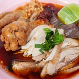 ก๋วยเตี๋ยวไก่ต้มยำ (พิเศษ)