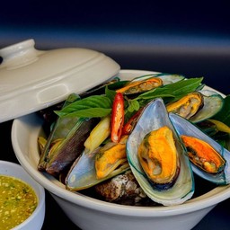 หอยแมลงภู่อบสมุนไพร