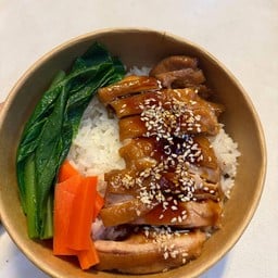 ไก่ติดซอส ยายนวล