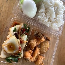 ข้าวปลาผัดพริกเผา