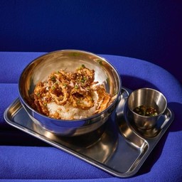 ข้าวกระเทียม