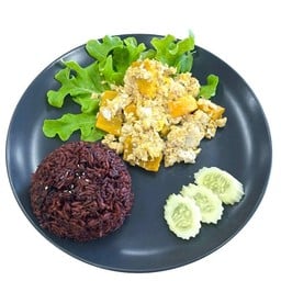 ข้าวฟักทองผัดไข่ สูตรคลีน 300 kcal