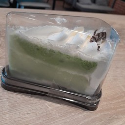 เคักมะพร้าวใบเตย