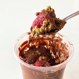 Strawberry ดูไบพิสตาชิโอ ซอยกลางเอกชัย 76