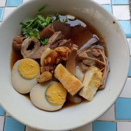 วู๊ดดี้ ผัดไทย-กวยจั๊บโบราณ