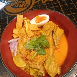 ก๋วยเตี๋ยวแกงข้าวซอยไก่