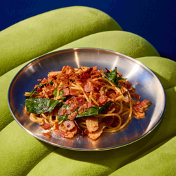 สปาเกตตี้เบคอนพริกแห้ง