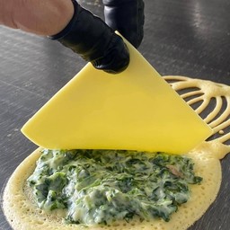 ผักโขมอบชีส