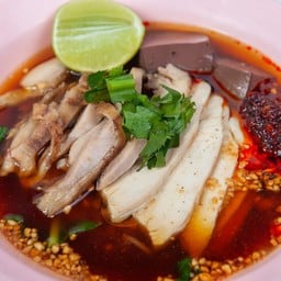 ก๋วยเตี๋ยวไก่ต้มยำ (ธรรมดา)