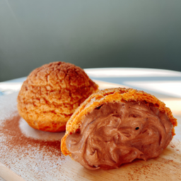 Dark Choc Choux - ชูครีม