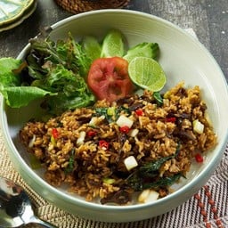 ข้าวผัดพริกขี้หนูเนื้อเค็มเจ