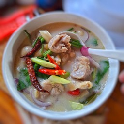 ต้มข่าไก่