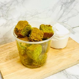 มัทฉะบราวนี่ ชีสดิปลาวา Matcha brownie with cheese dip