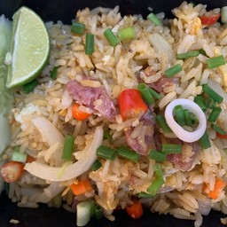 D ข้าวผัด แหนม