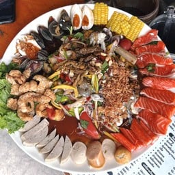 ยำถาดยกร้าน