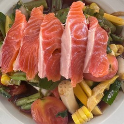 ยำแซลมอน-