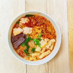 ก๋วยจั๊บญวน ไก่ฉีก  ต้มยำ